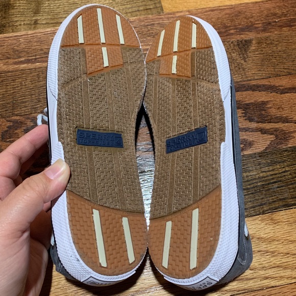 Sperry - Picture 3 of 4